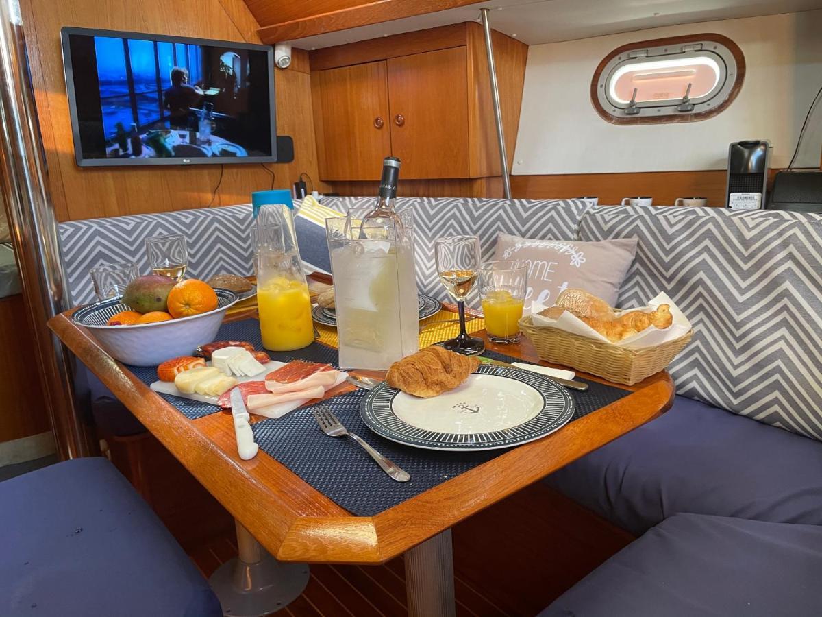 Stay In A Boat - Lisboa 외부 사진