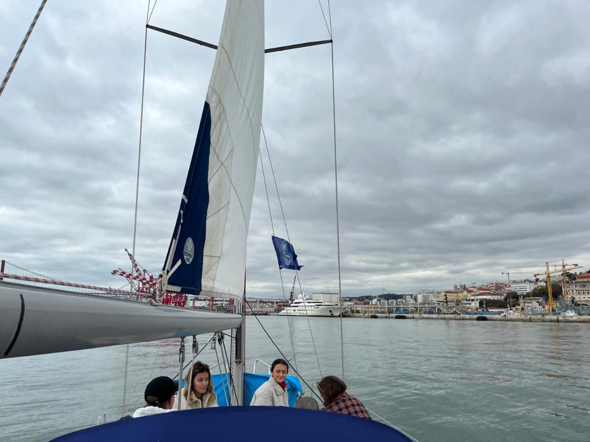 Stay In A Boat - Lisboa 외부 사진
