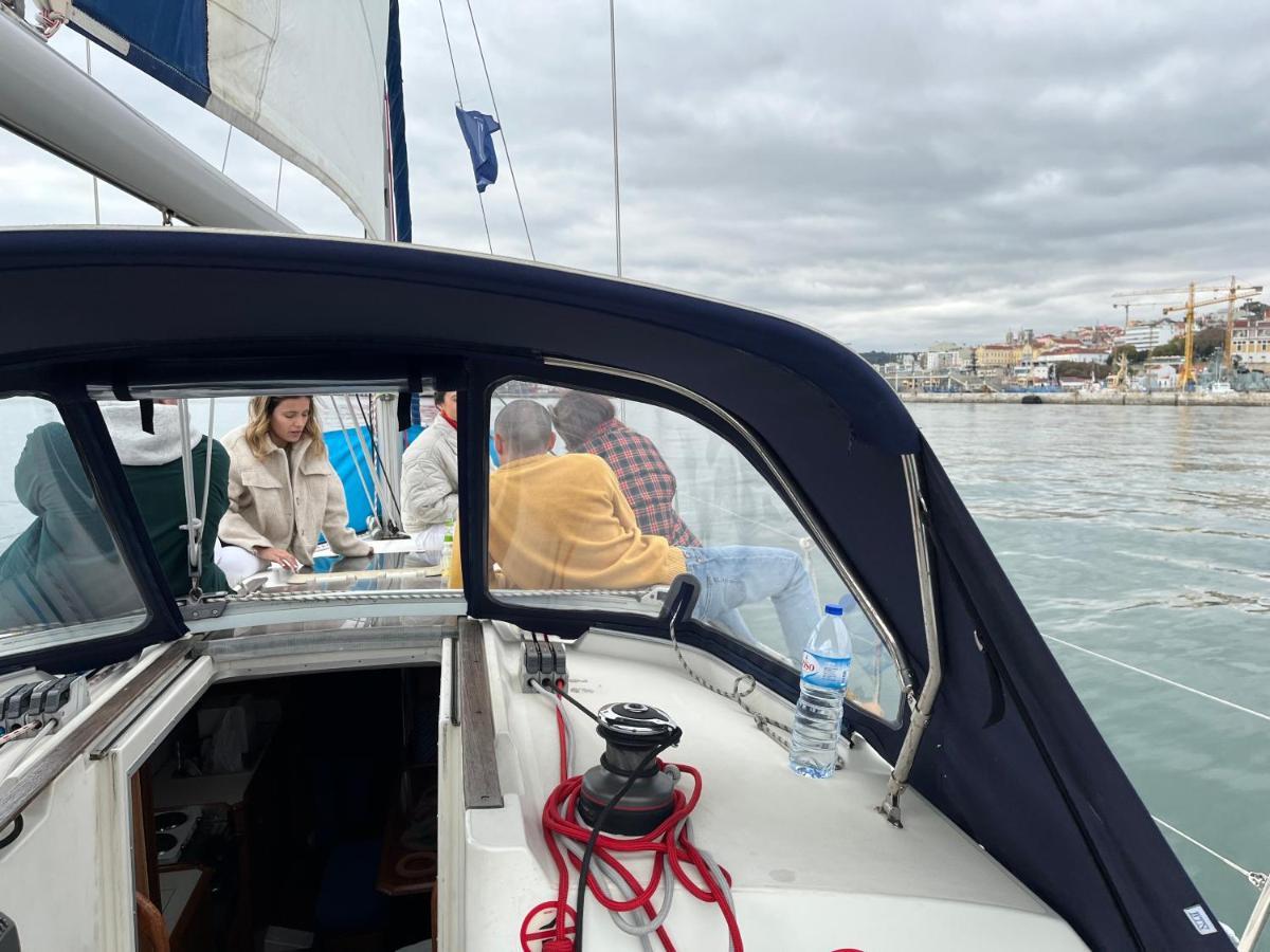 Stay In A Boat - Lisboa 외부 사진