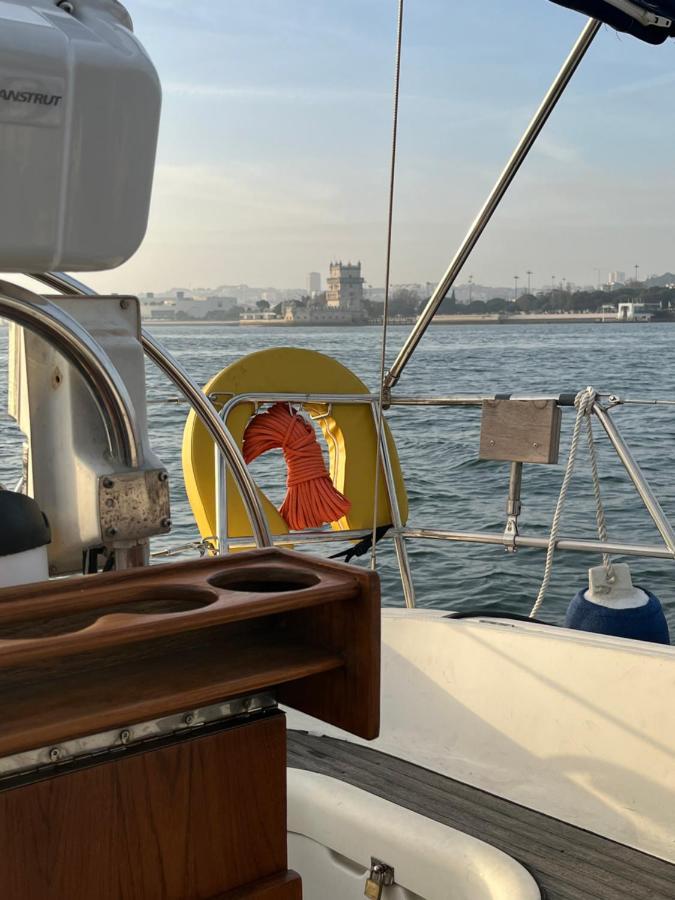 Stay In A Boat - Lisboa 외부 사진