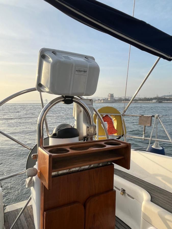 Stay In A Boat - Lisboa 외부 사진