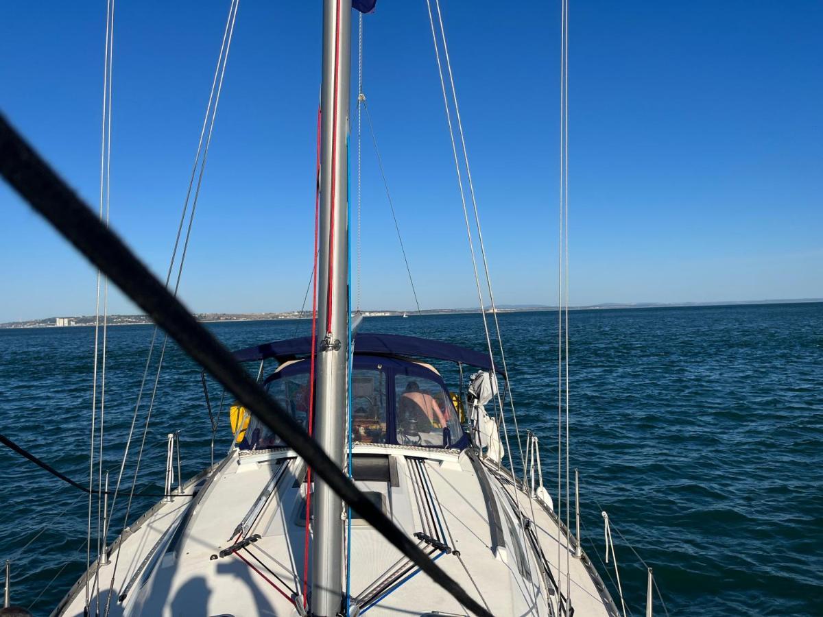 Stay In A Boat - Lisboa 외부 사진