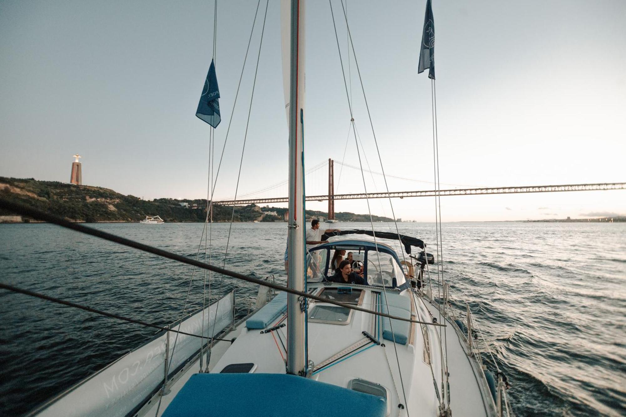 Stay In A Boat - Lisboa 외부 사진